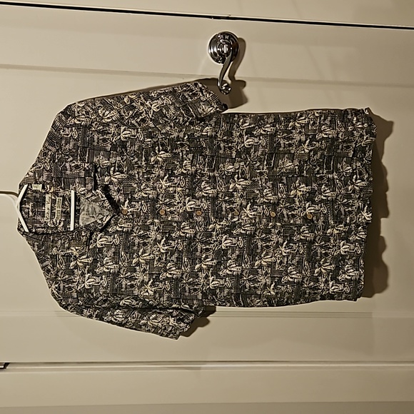 Other - Hawaiian Shirt - Medium